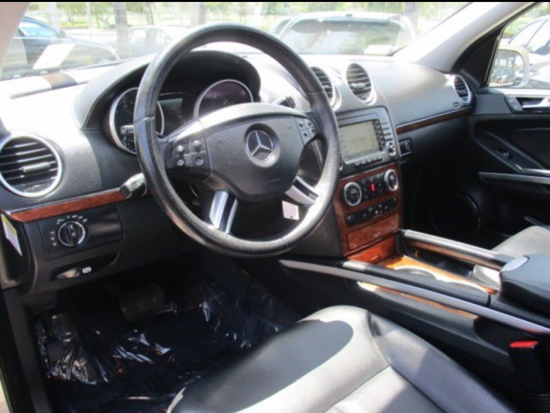 Illustration for article titled Yay or nay? Mercedes GL450 Edition.